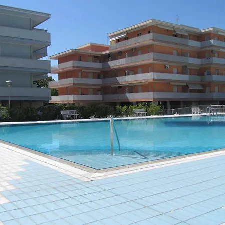 Super In Amazing Apartment Bibione
