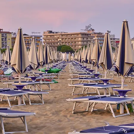 Super In Amazing Apartment Bibione